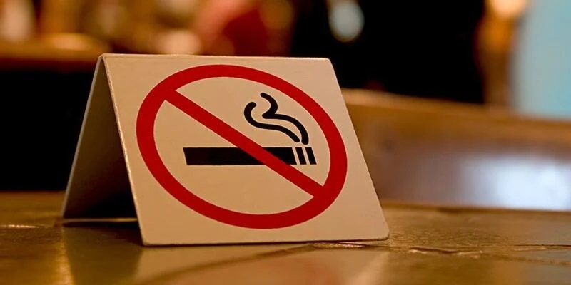 İçişleri Bakanlığı Açık Alanda Sigara içmeyi Kısıtladı